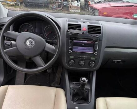 Черный Фольксваген Гольф, объемом двигателя 1.6 л и пробегом 313 тыс. км за 4600 $, фото 9 на Automoto.ua