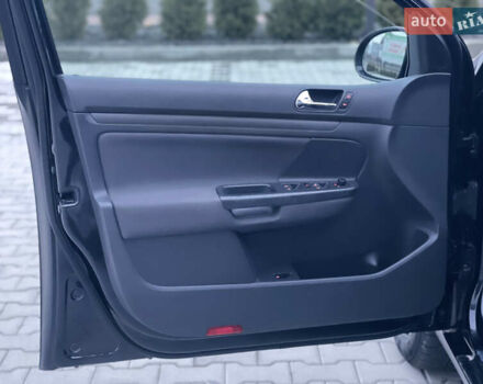 Черный Фольксваген Гольф, объемом двигателя 1.39 л и пробегом 233 тыс. км за 5400 $, фото 12 на Automoto.ua