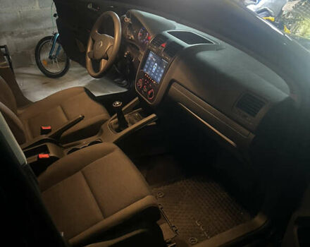 Черный Фольксваген Гольф, объемом двигателя 1.6 л и пробегом 212 тыс. км за 5400 $, фото 2 на Automoto.ua