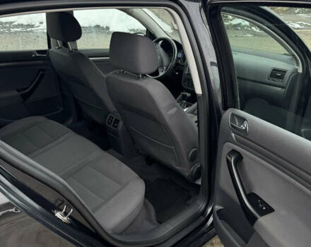 Черный Фольксваген Гольф, объемом двигателя 1.6 л и пробегом 200 тыс. км за 5600 $, фото 11 на Automoto.ua