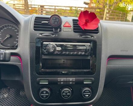 Черный Фольксваген Гольф, объемом двигателя 1.4 л и пробегом 214 тыс. км за 5490 $, фото 14 на Automoto.ua