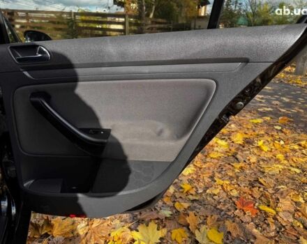 Черный Фольксваген Гольф, объемом двигателя 1.4 л и пробегом 214 тыс. км за 5490 $, фото 22 на Automoto.ua