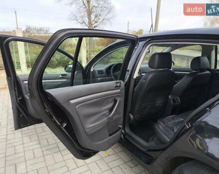 Фольксваген Гольф 2004 в Сторожинце на Automoto.ua Черный Фольксваген Гольф, объемом двигателя 1.6 л и пробегом 307 тыс. км за 5850 $, фото 17 на Automoto.ua