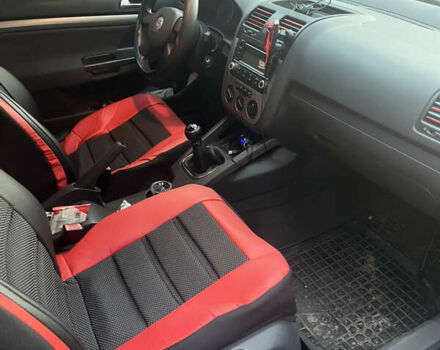 Черный Фольксваген Гольф, объемом двигателя 1.4 л и пробегом 281 тыс. км за 4500 $, фото 5 на Automoto.ua