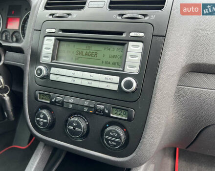 Черный Фольксваген Гольф, объемом двигателя 1.4 л и пробегом 175 тыс. км за 4900 $, фото 29 на Automoto.ua