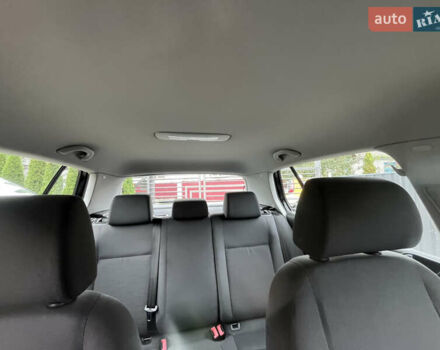 Черный Фольксваген Гольф, объемом двигателя 1.6 л и пробегом 211 тыс. км за 5400 $, фото 30 на Automoto.ua