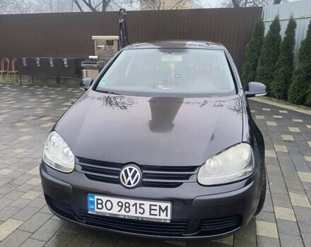 Черный Фольксваген Гольф, объемом двигателя 1.6 л и пробегом 200 тыс. км за 4600 $, фото 1 на Automoto.ua