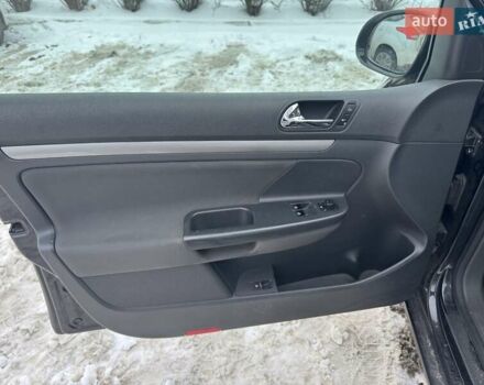 Чорний Фольксваген Гольф, об'ємом двигуна 1.6 л та пробігом 227 тис. км за 5900 $, фото 11 на Automoto.ua