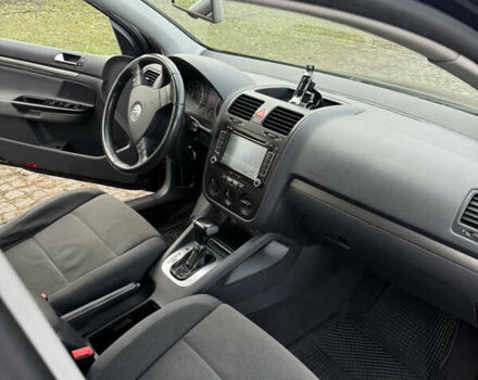 Черный Фольксваген Гольф, объемом двигателя 1.6 л и пробегом 200 тыс. км за 5200 $, фото 46 на Automoto.ua