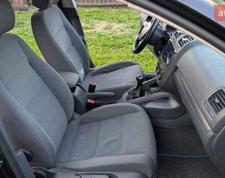 Черный Фольксваген Гольф, объемом двигателя 1.39 л и пробегом 338 тыс. км за 4500 $, фото 7 на Automoto.ua