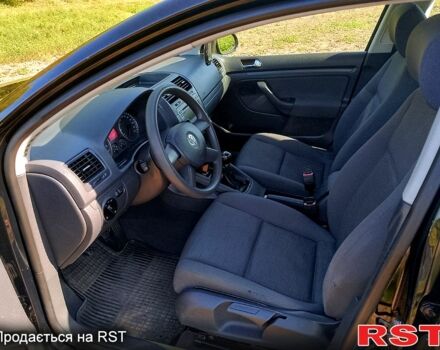 Черный Фольксваген Гольф, объемом двигателя 1.4 л и пробегом 230 тыс. км за 5450 $, фото 6 на Automoto.ua