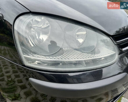 Черный Фольксваген Гольф, объемом двигателя 1.6 л и пробегом 211 тыс. км за 5400 $, фото 14 на Automoto.ua