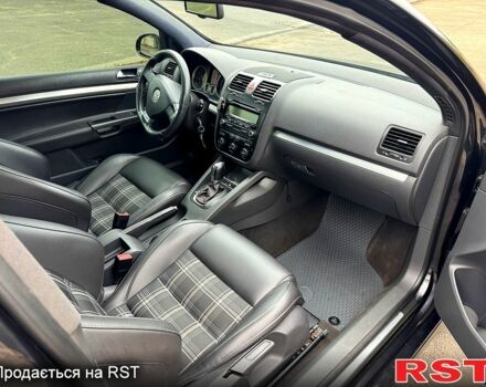 Чорний Фольксваген Гольф, об'ємом двигуна 2 л та пробігом 200 тис. км за 6000 $, фото 5 на Automoto.ua