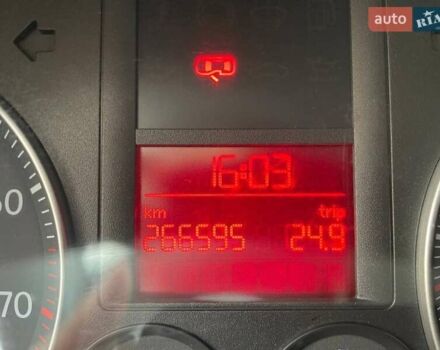 Черный Фольксваген Гольф, объемом двигателя 1.6 л и пробегом 266 тыс. км за 4555 $, фото 18 на Automoto.ua