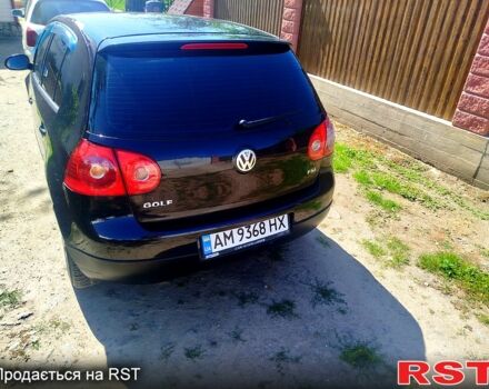 Черный Фольксваген Гольф, объемом двигателя 1.6 л и пробегом 239 тыс. км за 3800 $, фото 2 на Automoto.ua