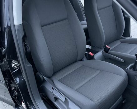 Черный Фольксваген Гольф, объемом двигателя 1.4 л и пробегом 234 тыс. км за 5400 $, фото 19 на Automoto.ua