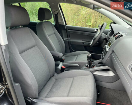 Черный Фольксваген Гольф, объемом двигателя 1.4 л и пробегом 175 тыс. км за 4900 $, фото 30 на Automoto.ua