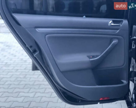 Черный Фольксваген Гольф, объемом двигателя 1.39 л и пробегом 233 тыс. км за 5400 $, фото 14 на Automoto.ua