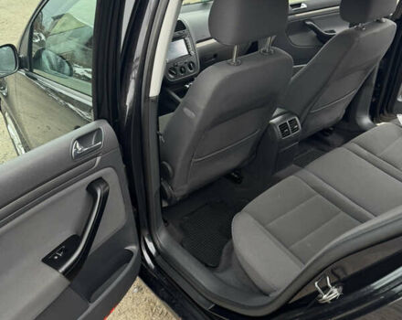 Черный Фольксваген Гольф, объемом двигателя 1.6 л и пробегом 200 тыс. км за 5600 $, фото 15 на Automoto.ua