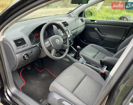 Черный Фольксваген Гольф, объемом двигателя 1.4 л и пробегом 175 тыс. км за 4900 $, фото 16 на Automoto.ua