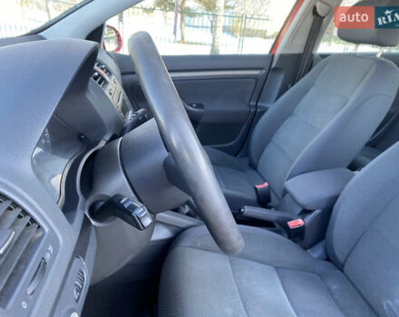 Черный Фольксваген Гольф, объемом двигателя 1.6 л и пробегом 231 тыс. км за 5150 $, фото 29 на Automoto.ua