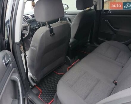 Черный Фольксваген Гольф, объемом двигателя 1.4 л и пробегом 290 тыс. км за 4500 $, фото 10 на Automoto.ua