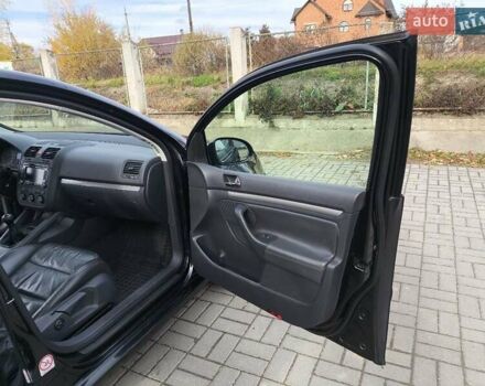 Фольксваген Гольф 2004 в Сторожинце на Automoto.ua Черный Фольксваген Гольф, объемом двигателя 1.6 л и пробегом 307 тыс. км за 5850 $, фото 19 на Automoto.ua
