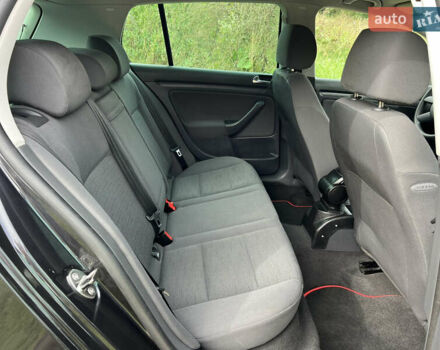 Черный Фольксваген Гольф, объемом двигателя 1.4 л и пробегом 175 тыс. км за 4900 $, фото 26 на Automoto.ua