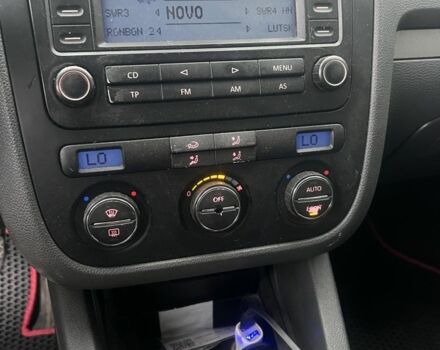 Черный Фольксваген Гольф, объемом двигателя 2 л и пробегом 320 тыс. км за 4000 $, фото 4 на Automoto.ua