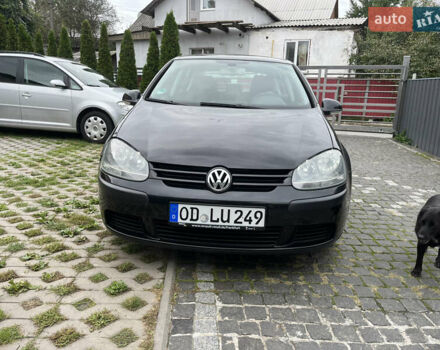 Черный Фольксваген Гольф, объемом двигателя 1.6 л и пробегом 211 тыс. км за 5400 $, фото 2 на Automoto.ua