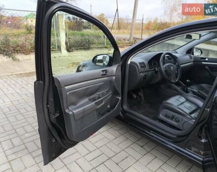 Фольксваген Гольф 2004 в Сторожинце на Automoto.ua Черный Фольксваген Гольф, объемом двигателя 1.6 л и пробегом 307 тыс. км за 5850 $, фото 18 на Automoto.ua
