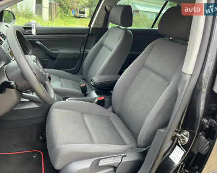 Черный Фольксваген Гольф, объемом двигателя 1.4 л и пробегом 175 тыс. км за 4900 $, фото 17 на Automoto.ua