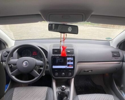 Черный Фольксваген Гольф, объемом двигателя 1.6 л и пробегом 222 тыс. км за 5600 $, фото 4 на Automoto.ua