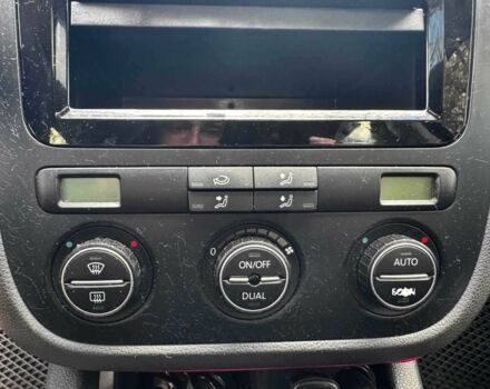 Черный Фольксваген Гольф, объемом двигателя 1.4 л и пробегом 214 тыс. км за 5490 $, фото 16 на Automoto.ua