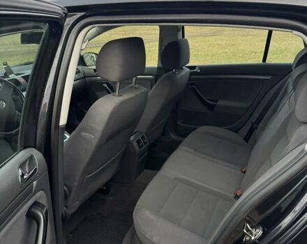 Черный Фольксваген Гольф, объемом двигателя 1.6 л и пробегом 200 тыс. км за 5200 $, фото 37 на Automoto.ua