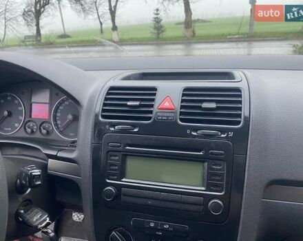 Черный Фольксваген Гольф, объемом двигателя 1.6 л и пробегом 220 тыс. км за 5099 $, фото 27 на Automoto.ua