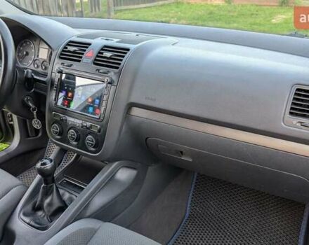 Черный Фольксваген Гольф, объемом двигателя 1.39 л и пробегом 338 тыс. км за 4500 $, фото 8 на Automoto.ua