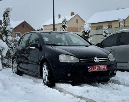 Черный Фольксваген Гольф, объемом двигателя 1.6 л и пробегом 200 тыс. км за 5600 $, фото 1 на Automoto.ua