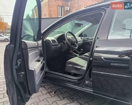 Чорний Фольксваген Гольф, об'ємом двигуна 1.39 л та пробігом 280 тис. км за 5600 $, фото 35 на Automoto.ua