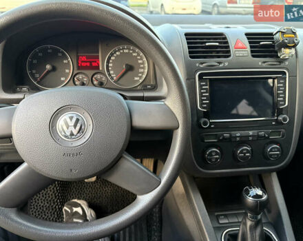 Черный Фольксваген Гольф, объемом двигателя 1.6 л и пробегом 216 тыс. км за 6100 $, фото 27 на Automoto.ua