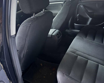 Черный Фольксваген Гольф, объемом двигателя 1.6 л и пробегом 231 тыс. км за 5850 $, фото 3 на Automoto.ua