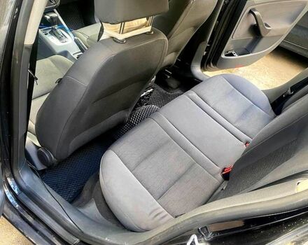 Черный Фольксваген Гольф, объемом двигателя 1.6 л и пробегом 340 тыс. км за 3750 $, фото 2 на Automoto.ua