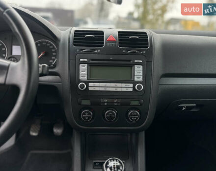 Чорний Фольксваген Гольф, об'ємом двигуна 1.4 л та пробігом 237 тис. км за 5100 $, фото 31 на Automoto.ua