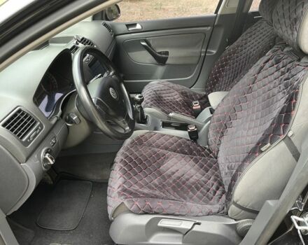 Черный Фольксваген Гольф, объемом двигателя 1.6 л и пробегом 287 тыс. км за 4800 $, фото 14 на Automoto.ua