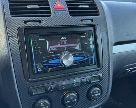 Черный Фольксваген Гольф, объемом двигателя 1.6 л и пробегом 192 тыс. км за 6000 $, фото 23 на Automoto.ua