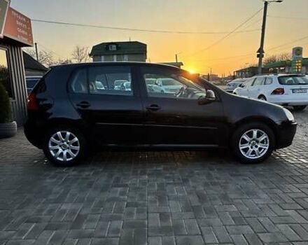 Черный Фольксваген Гольф, объемом двигателя 1.6 л и пробегом 137 тыс. км за 7000 $, фото 6 на Automoto.ua