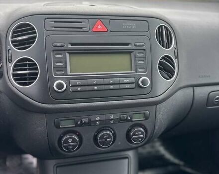Фольксваген Гольф 2005 в Черновцах на Automoto.ua Черный Фольксваген Гольф, объемом двигателя 1.6 л и пробегом 125 тыс. км за 6300 $, фото 10 на Automoto.ua