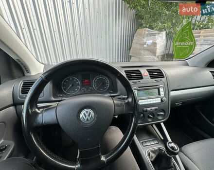 Чорний Фольксваген Гольф, об'ємом двигуна 1.6 л та пробігом 236 тис. км за 6000 $, фото 7 на Automoto.ua