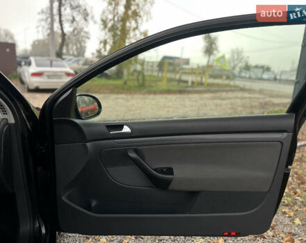 Чорний Фольксваген Гольф, об'ємом двигуна 1.4 л та пробігом 237 тис. км за 5100 $, фото 38 на Automoto.ua