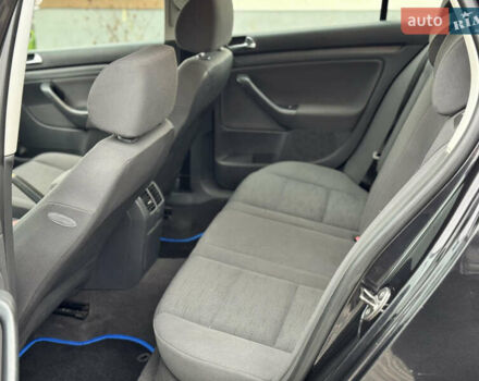 Черный Фольксваген Гольф, объемом двигателя 1.4 л и пробегом 197 тыс. км за 5500 $, фото 25 на Automoto.ua